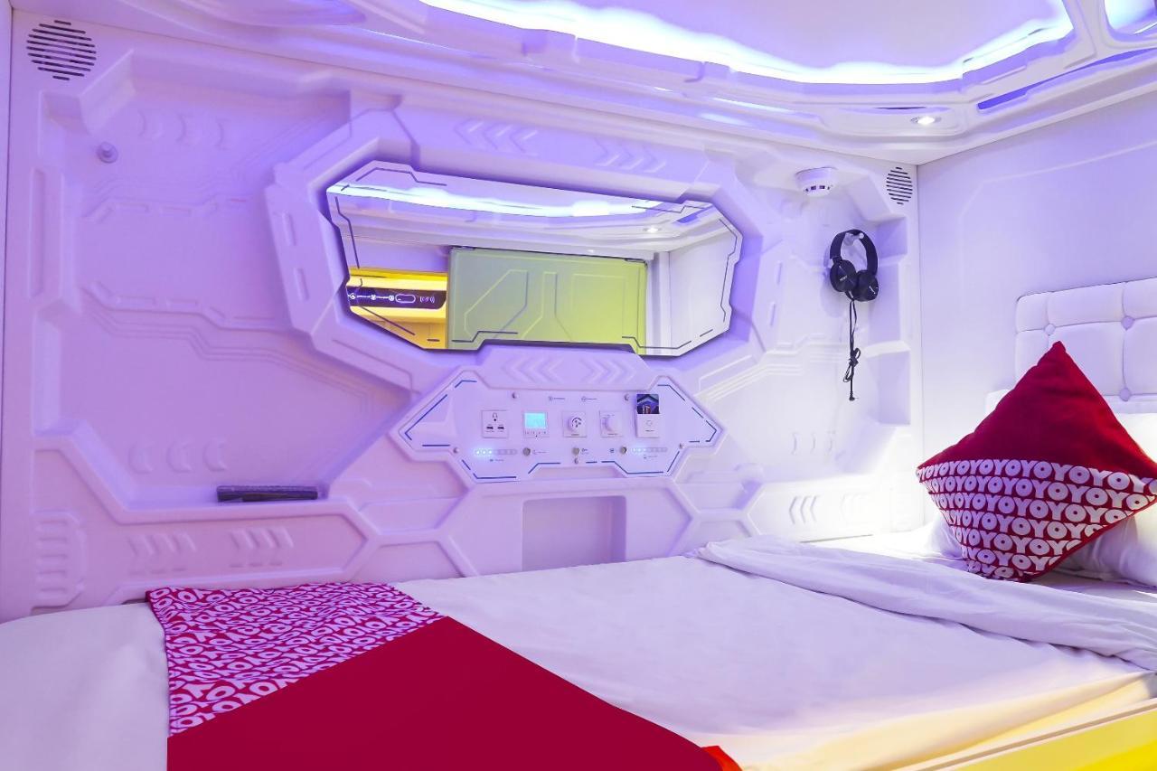 Super Oyo 91328 Fiducia Capsule Hotel Jakarta Exterior foto