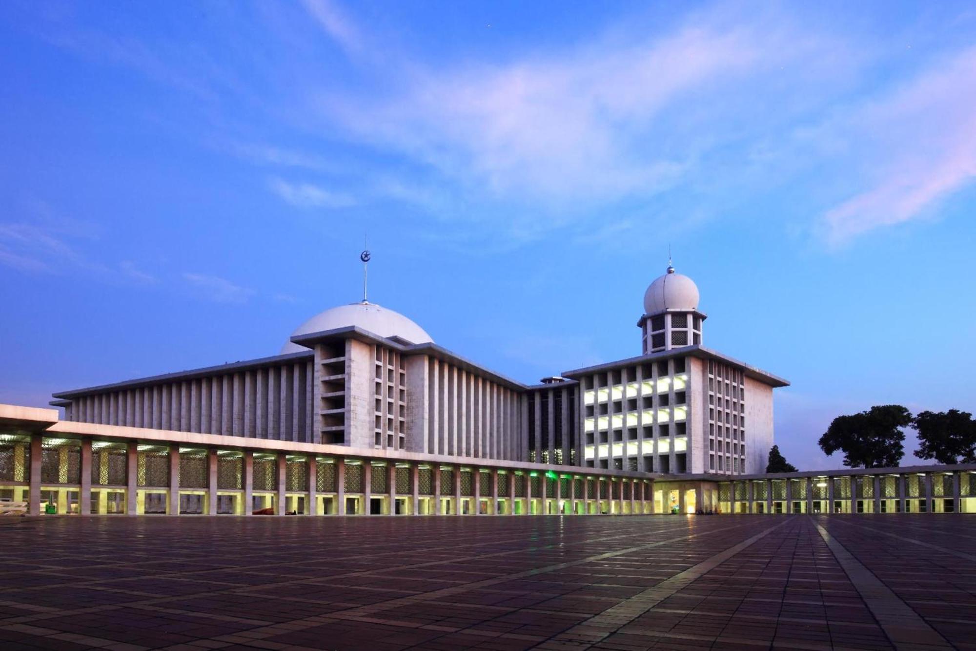 Super Oyo 91328 Fiducia Capsule Hotel Jakarta Exterior foto